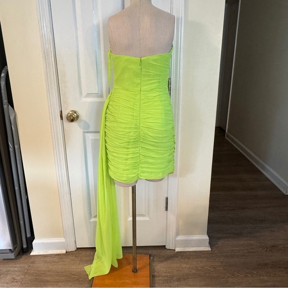 IEENA for Mac Duggal Lime Ruched Mini Dress Size 6 NWT - Picture 5 of 16